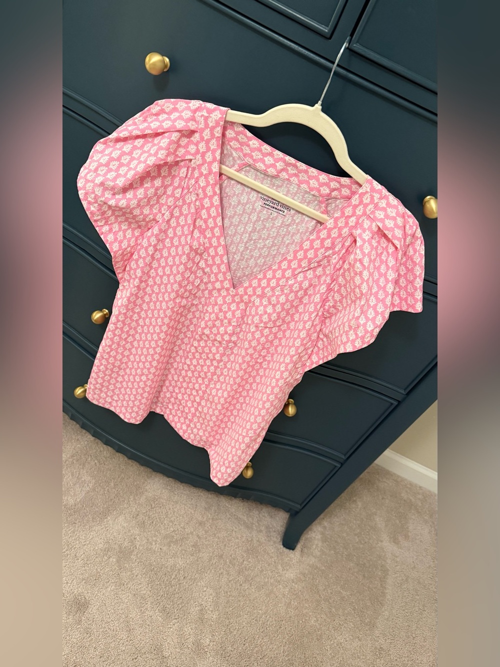 Vineyard Vines Performance Pink Printed V-Neck Top Size Large